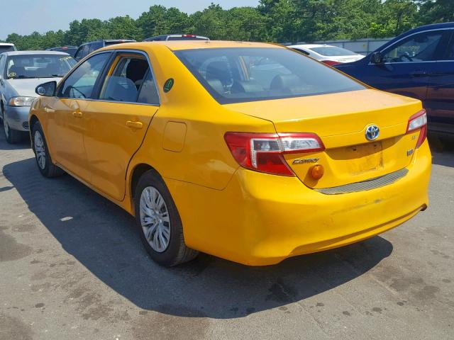 4T1BD1FK9CU049444 - 2012 TOYOTA CAMRY HYBR YELLOW photo 3