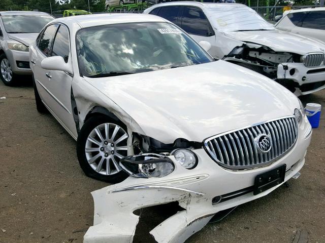 2G4WE587X81132236 - 2008 BUICK LACROSSE C WHITE photo 1