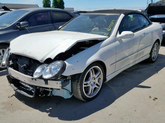 WDBTK72F29T104324 - 2009 MERCEDES-BENZ CLK 550 WHITE photo 2