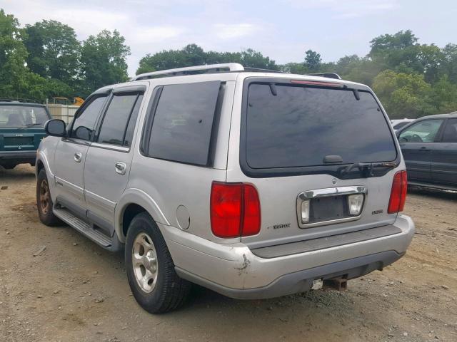 5LMPU28L1WLJ30852 - 1998 LINCOLN NAVIGATOR SILVER photo 3