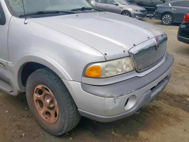 5LMPU28L1WLJ30852 - 1998 LINCOLN NAVIGATOR SILVER photo 9