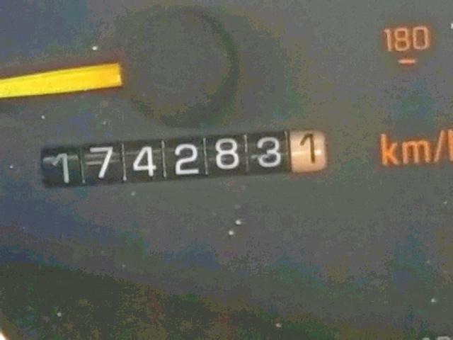 1G2WP12K6YF176980 - 2000 PONTIAC GRAND PRIX BLACK photo 8