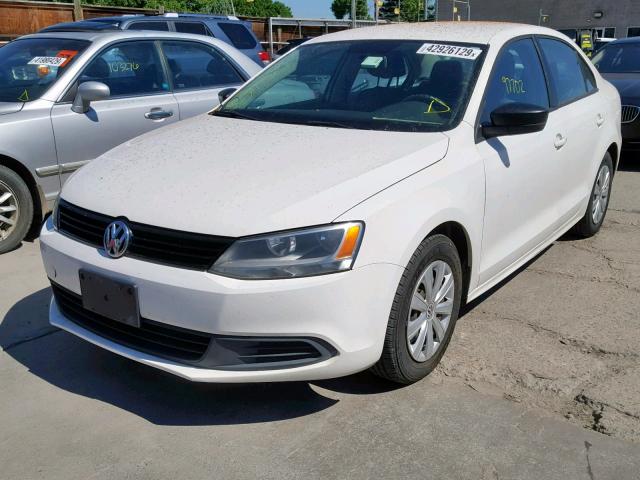 3VW2K7AJ6CM303298 - 2012 VOLKSWAGEN JETTA BASE WHITE photo 2