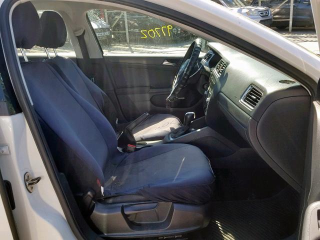 3VW2K7AJ6CM303298 - 2012 VOLKSWAGEN JETTA BASE WHITE photo 5