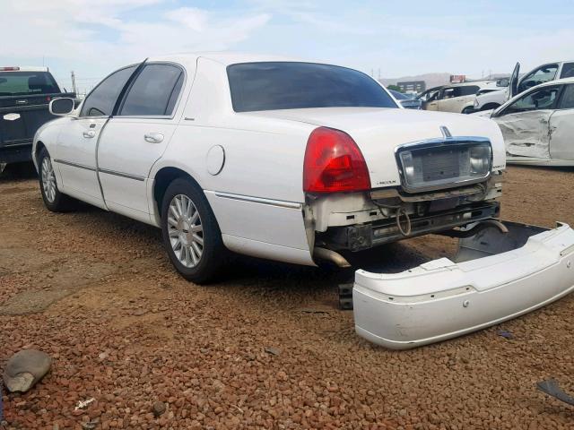 1LNHM81W53Y642580 - 2003 LINCOLN TOWN CAR E WHITE photo 3