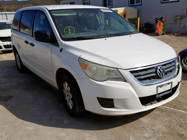 2V4RW4D1XAR280328 - 2010 VOLKSWAGEN ROUTAN S WHITE photo 1