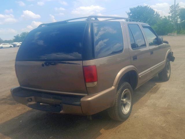 1GNCS13WX2K227935 - 2002 CHEVROLET BLAZER BROWN photo 4