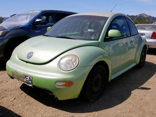 3VWCC21C8YM500941 - 2000 VOLKSWAGEN NEW BEETLE GREEN photo 2