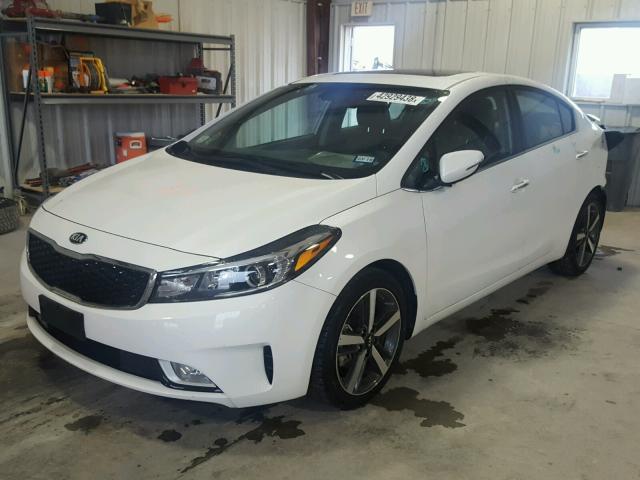 3KPFN4A89HE091263 - 2017 KIA FORTE EX WHITE photo 2