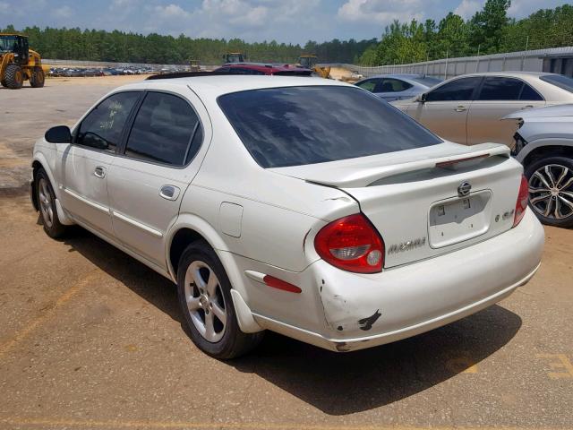 JN1CA31A21T318322 - 2001 NISSAN MAXIMA GXE WHITE photo 3