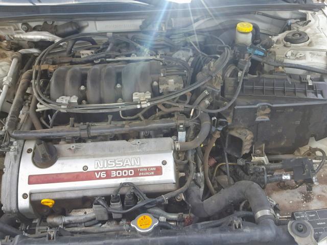 JN1CA31A21T318322 - 2001 NISSAN MAXIMA GXE WHITE photo 7