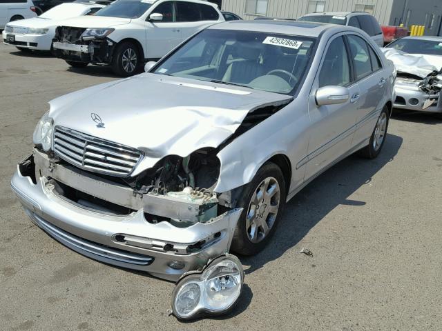 WDBRF61J85A711171 - 2005 MERCEDES-BENZ C 240 SILVER photo 2