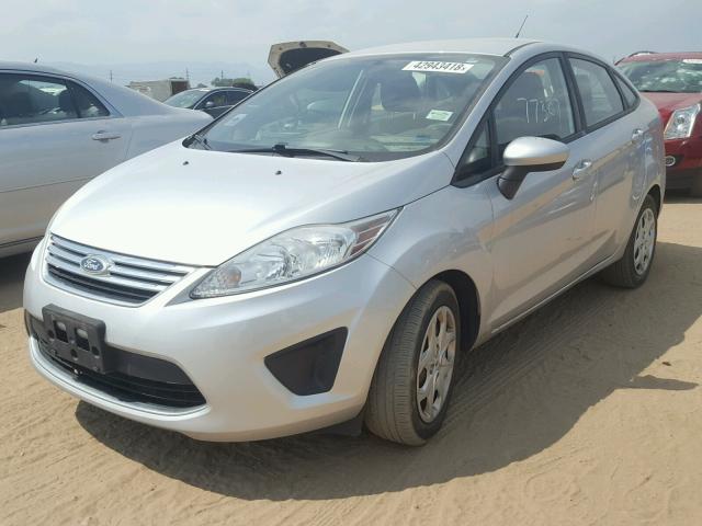 3FADP4BJ7BM226357 - 2011 FORD FIESTA SE SILVER photo 2