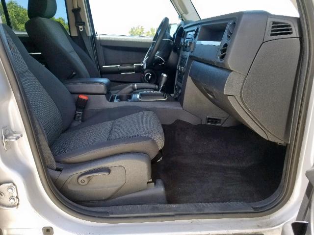 1J4RG4GK6AC157317 - 2010 JEEP COMMANDER SILVER photo 5