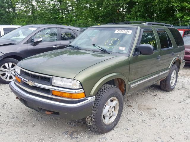 1GNDT13W112107747 - 2001 CHEVROLET BLAZER GREEN photo 2