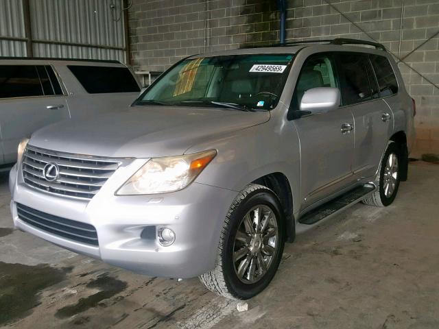 JTJHY00W194019028 - 2009 LEXUS LX 570 SILVER photo 2