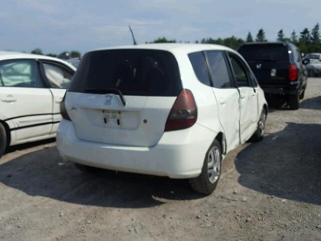 JHMGD38418S800638 - 2008 HONDA FIT WHITE photo 4