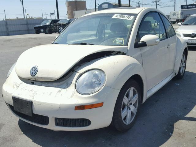 3VWRW31C77M519986 - 2007 VOLKSWAGEN NEW BEETLE CREAM photo 2