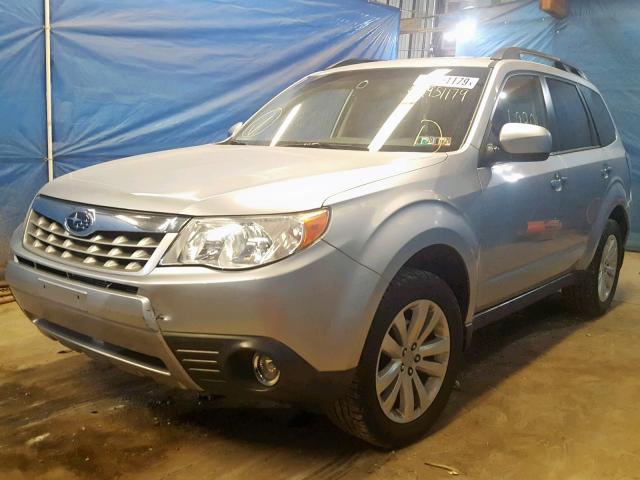 JF2SHBEC3CH446988 - 2012 SUBARU FORESTER L SILVER photo 2