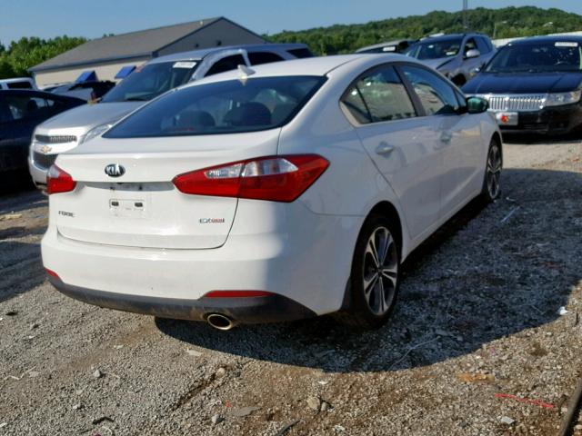 KNAFX4A84G5457065 - 2016 KIA FORTE EX WHITE photo 4