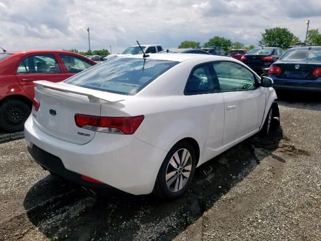 KNAFU6A25D5679500 - 2013 KIA FORTE EX WHITE photo 4