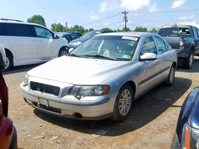 YV1RS61T832257388 - 2003 VOLVO S60 SILVER photo 2