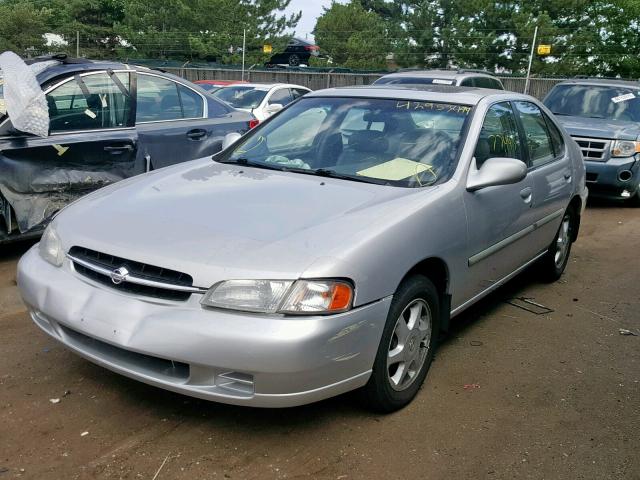 1N4DL01D3WC213225 - 1998 NISSAN ALTIMA XE SILVER photo 2