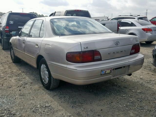 4T1BG12K2TU813762 - 1996 TOYOTA CAMRY DX TAN photo 3