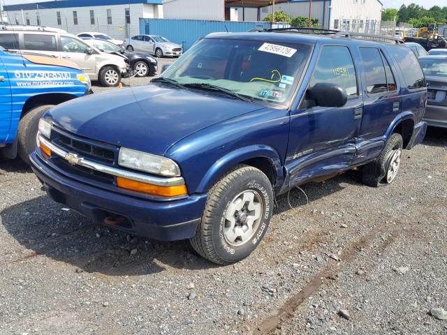 1GNDT13W42K108909 - 2002 CHEVROLET BLAZER BLUE photo 2