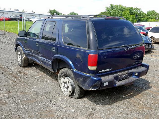 1GNDT13W42K108909 - 2002 CHEVROLET BLAZER BLUE photo 3