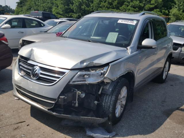 WVGBV75N59W511586 - 2009 VOLKSWAGEN TIGUAN SE SILVER photo 2