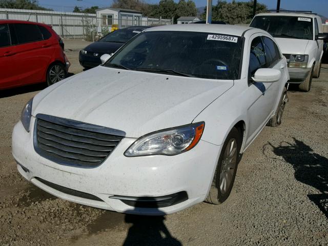 1C3CCBAB1CN134608 - 2012 CHRYSLER 200 LX WHITE photo 2