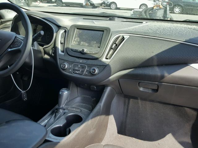 1G1ZB5ST5HF101008 - 2017 CHEVROLET MALIBU LS GREEN photo 9