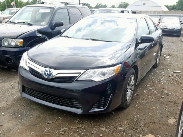 4T1BD1FK7EU138447 - 2014 TOYOTA CAMRY HYBR BLACK photo 2