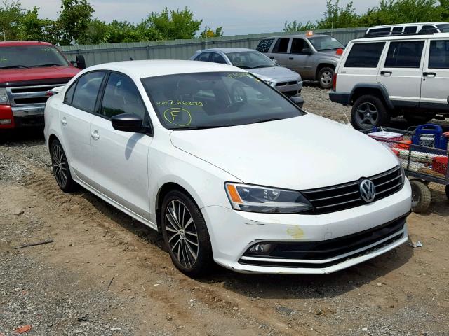 3VWD17AJXGM266273 - 2016 VOLKSWAGEN JETTA SPOR WHITE photo 1