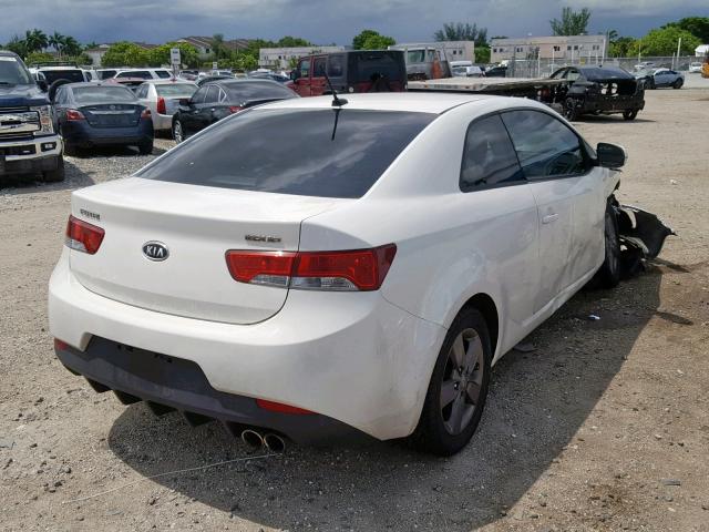 KNAFU6A25C5506865 - 2012 KIA FORTE EX WHITE photo 4