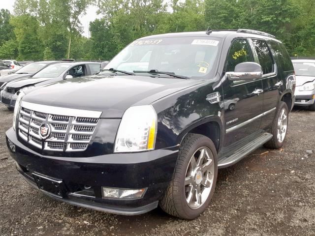 1GYUKAEF0AR137414 - 2010 CADILLAC ESCALADE BLACK photo 2