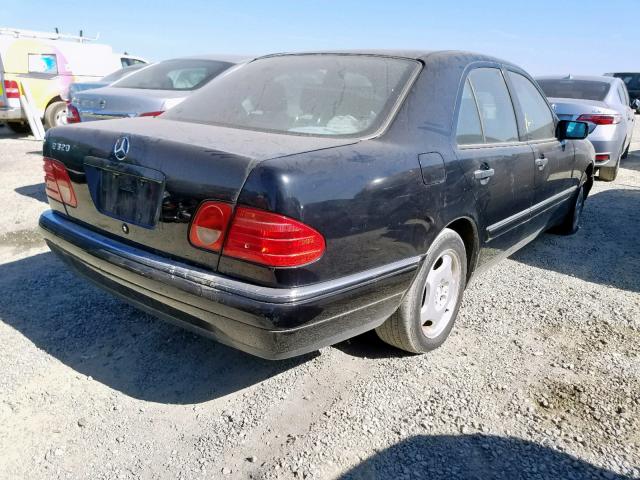 WDBJF65F2WA646502 - 1998 MERCEDES-BENZ E 320 BLACK photo 4