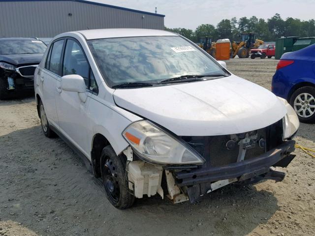 3N1BC11E38L370294 - 2008 NISSAN VERSA S WHITE photo 1