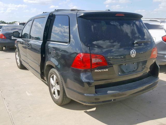 2V8HW34149R554641 - 2009 VOLKSWAGEN ROUTAN SE BLACK photo 3