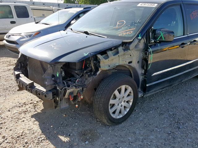 2C4RC1BG2DR674340 - 2013 CHRYSLER TOWN & COU GRAY photo 9