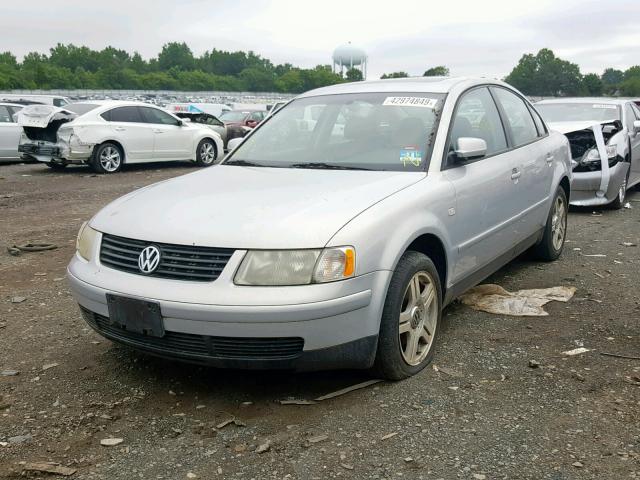 WVWBH63B81P027215 - 2001 VOLKSWAGEN PASSAT GLX SILVER photo 2