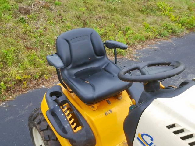 42975459 - 2004 CUB CADET YELLOW photo 6