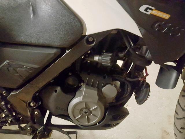 WB1018908BZY93786 - 2011 BMW G650 GS WHITE photo 7
