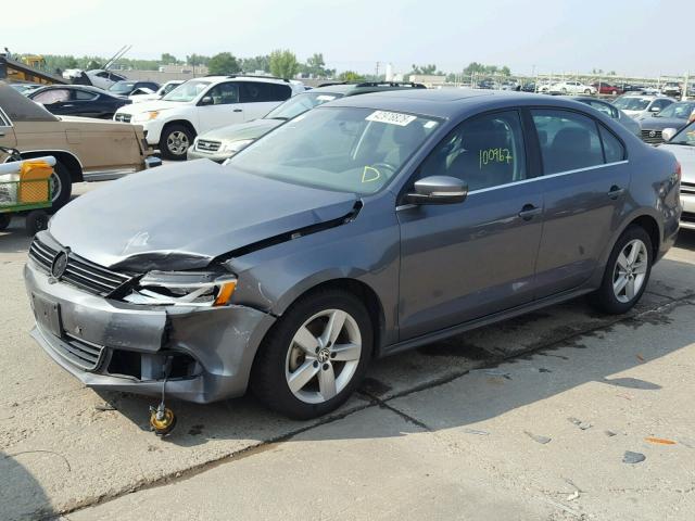 3VWLL7AJ1BM103574 - 2011 VOLKSWAGEN JETTA TDI GRAY photo 2