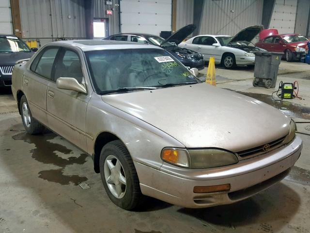 4T1BG12KXTU710881 - 1996 TOYOTA CAMRY DX BEIGE photo 1