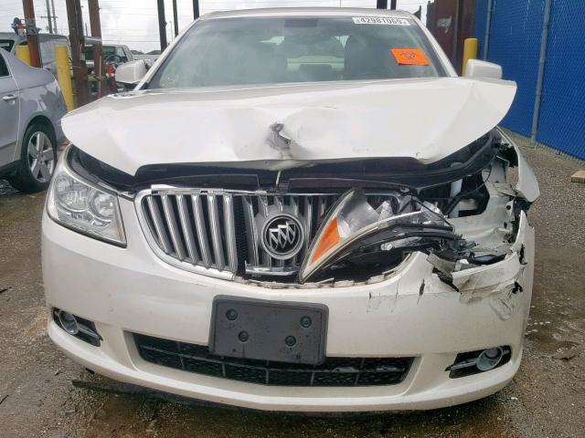 1G4GF5E37CF208418 - 2012 BUICK LACROSSE P WHITE photo 9