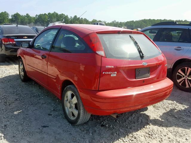 3FAFP31N65R149091 - 2005 FORD FOCUS ZX3 RED photo 3
