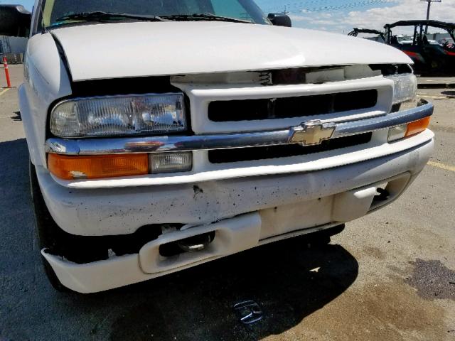 1GNDT13W4X2202036 - 1999 CHEVROLET BLAZER WHITE photo 10