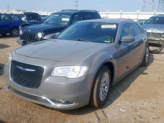 2C3CCAAG4HH663749 - 2017 CHRYSLER 300 LIMITE GRAY photo 2